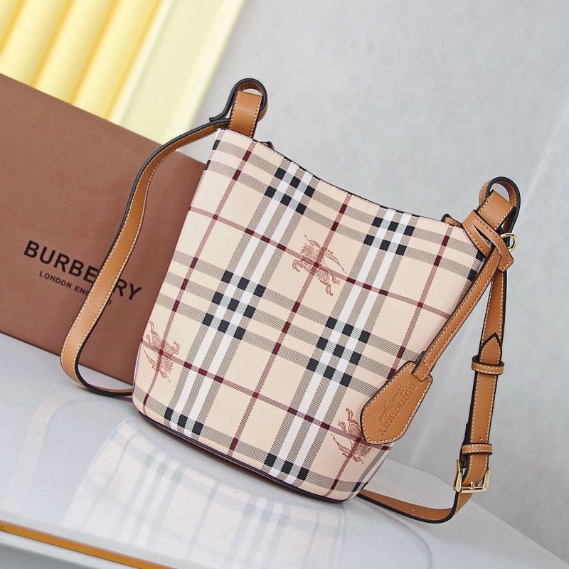 B**rry bucket bags
